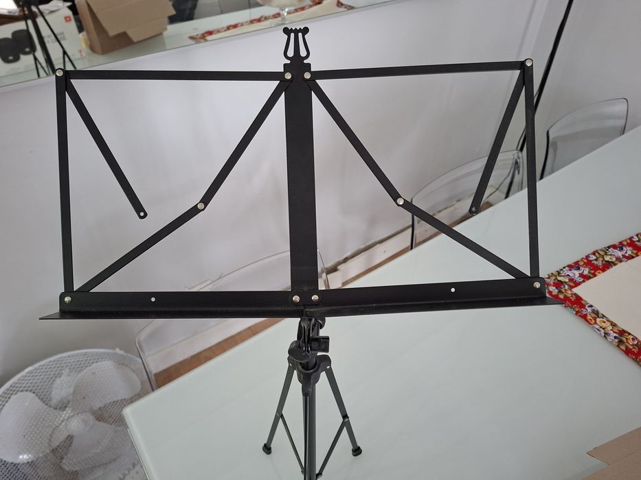 Tripé para partituras