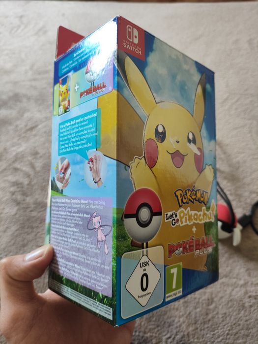 pokémon let's go pikachu + poké ball plus jogo físico + acessório controle