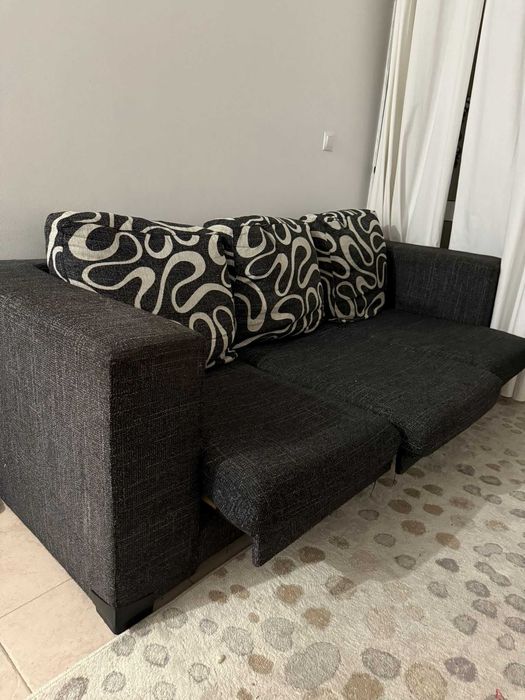 Sofá Retrátil muito confortável e espaçoso