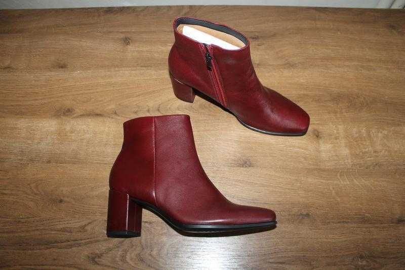 Шкіряні ботильйони Ecco Shape 60 Squared 40 розмір