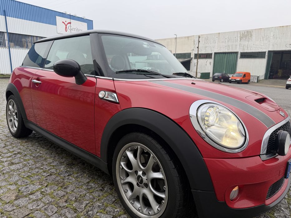 Mini cooper S com Kit Original JCW instalado!