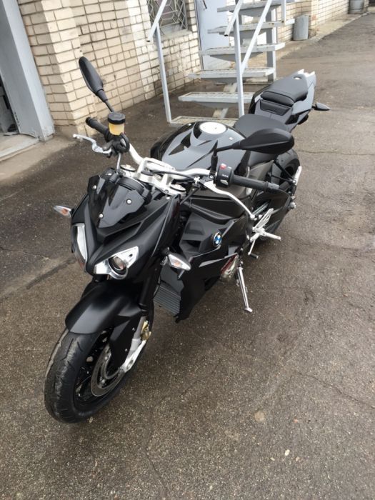 Мотоцикл BMW S1000R
