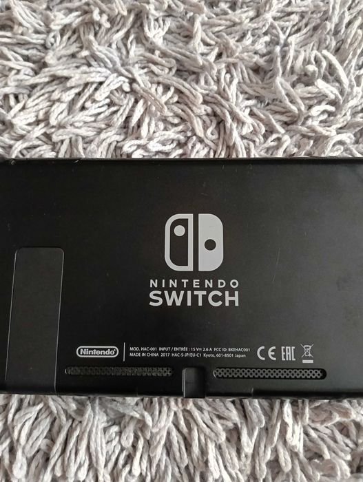 Nintendo Switch Pikachu edition