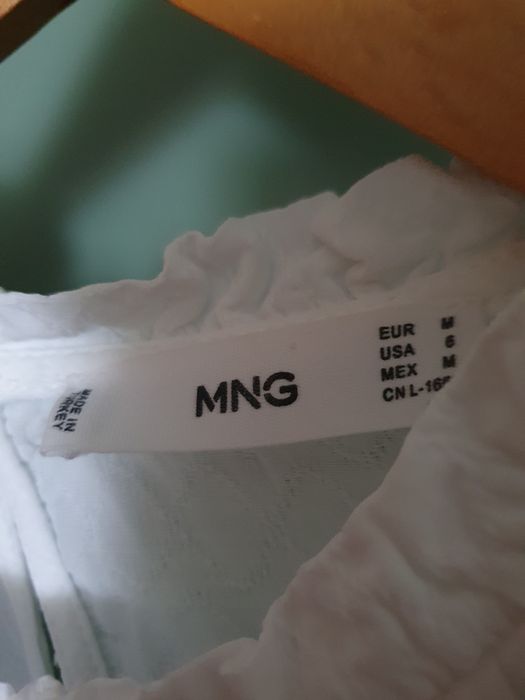 Elegancka biała koszula