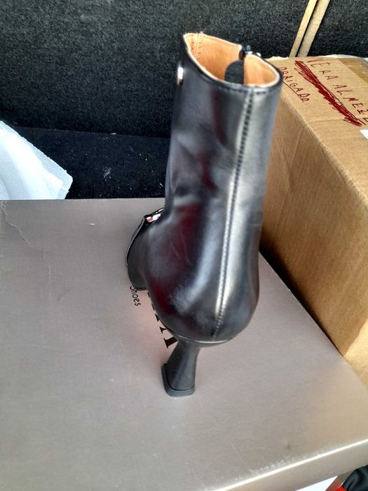 Botins Ruika em pele T.35