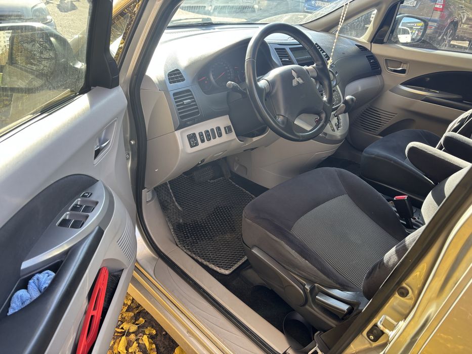 Mitsubishi Grandis