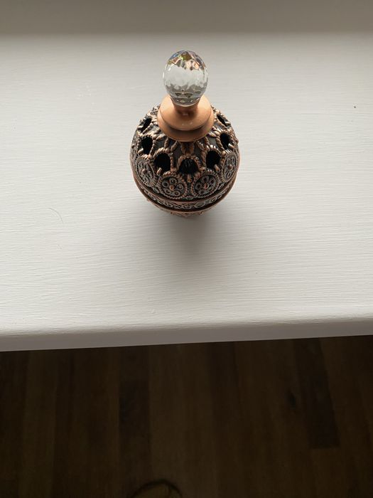 Продам ємність для духів