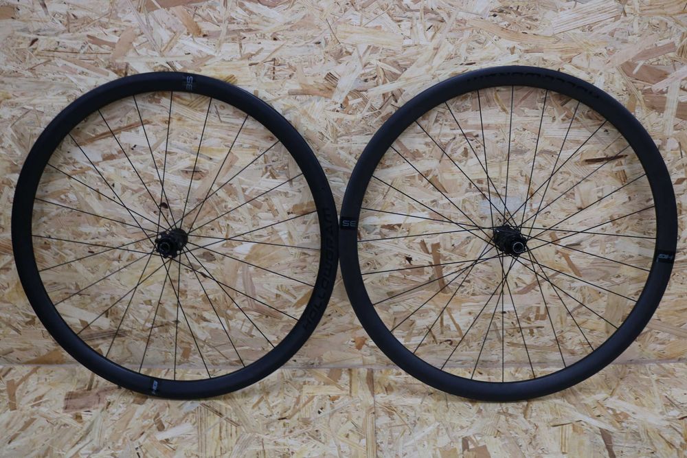 Bicicleta carbono disco Hollowgram HG35 - tubeless ou câmara