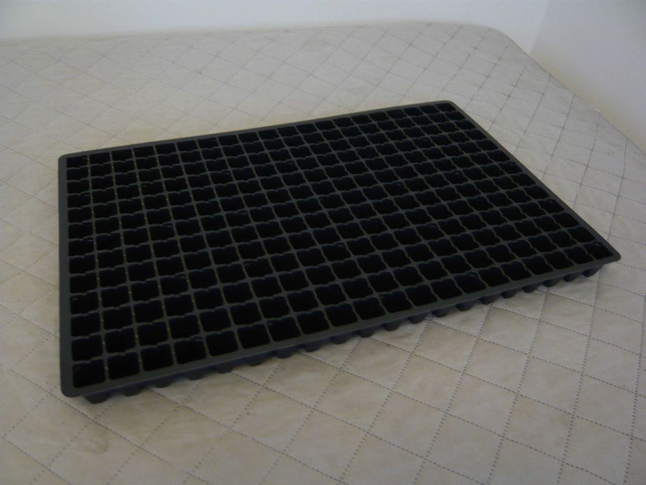 Nowe palety rozsadowe, multiplaty, wielodoniczki 260 kom. 40x60 cm