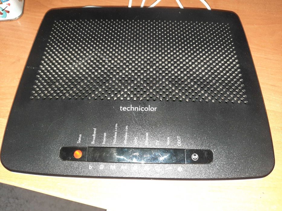 Универсальный двухдиапазонный гигабитный роутер 802.11ас Technicolor