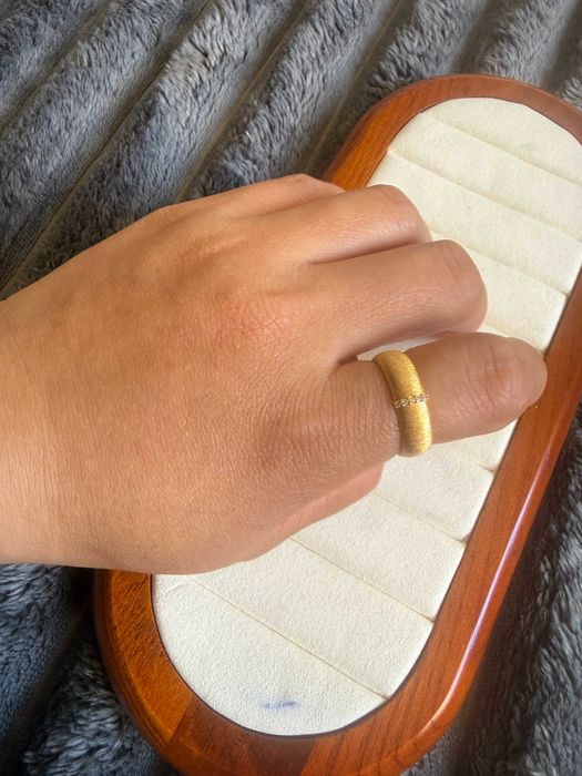 Anel Largo em Prata 925 Dourada Escovada – Par Empilhável ring 17.3mm