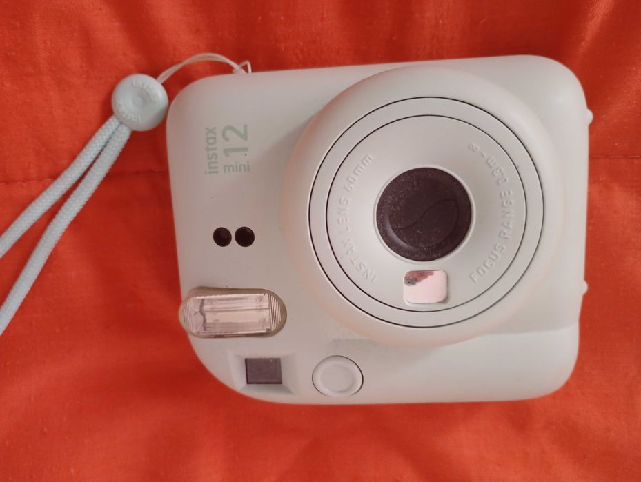 Polaroid Camera Instax - como nova (extra tablet de oferta)