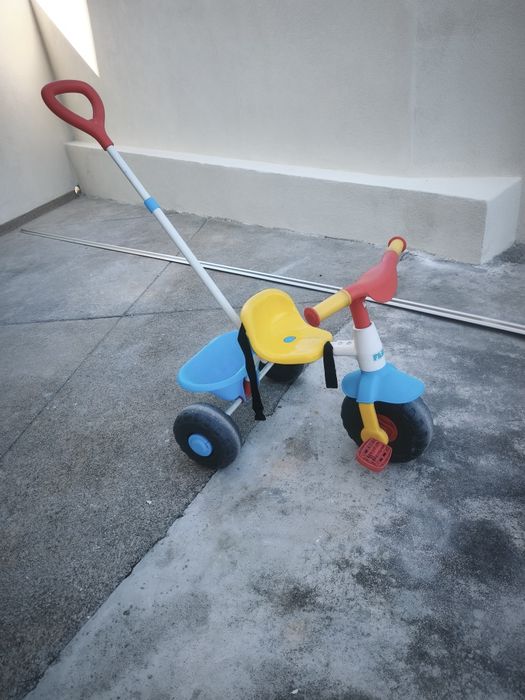 Triciclo em bom estado