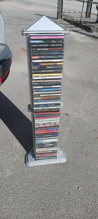 Підставка з CD дисками