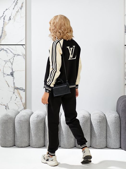 Продам жіночий  костюм