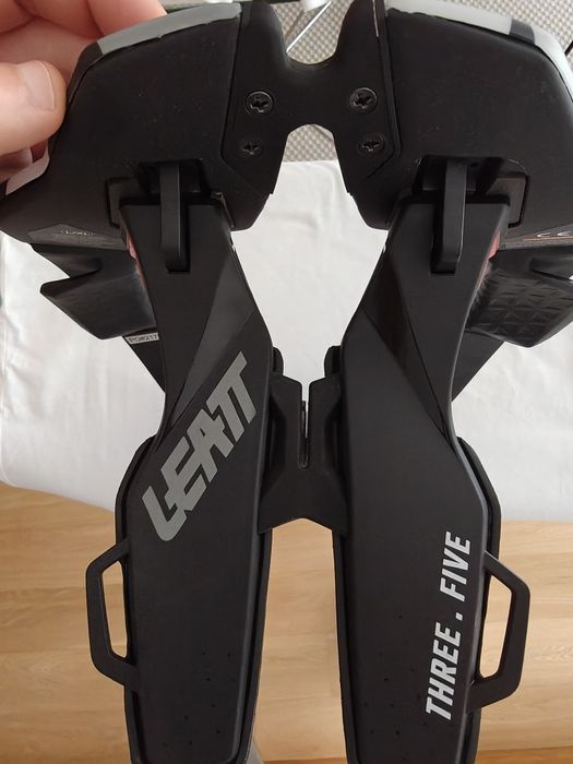 Colar cervical protetor pescoço leatt