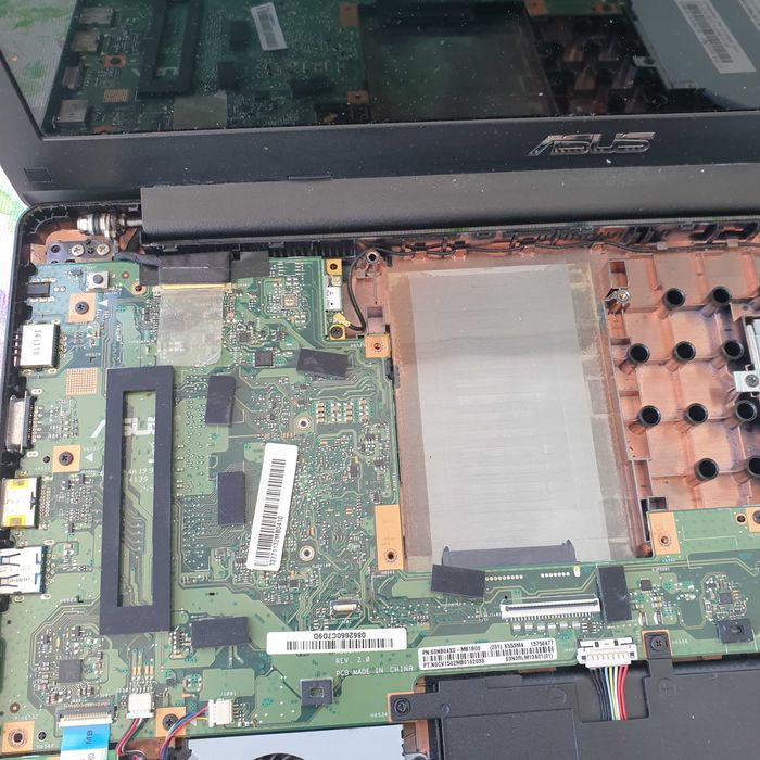 carcaça touchpad compl com teclado asus X553M, rest peças sob consulta