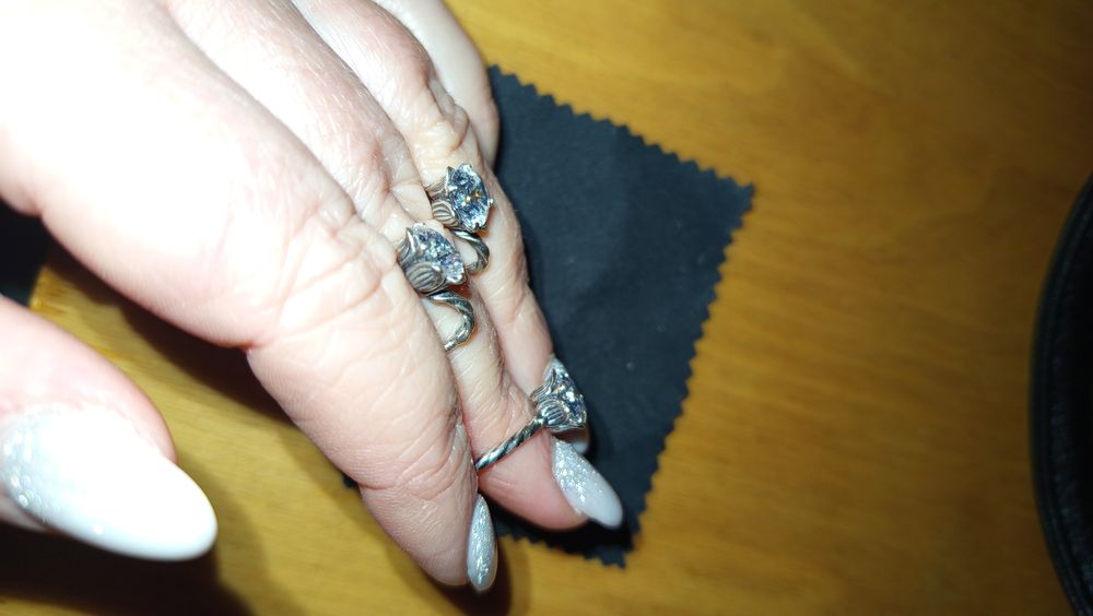 Срібний набір (сережки, каблучка)