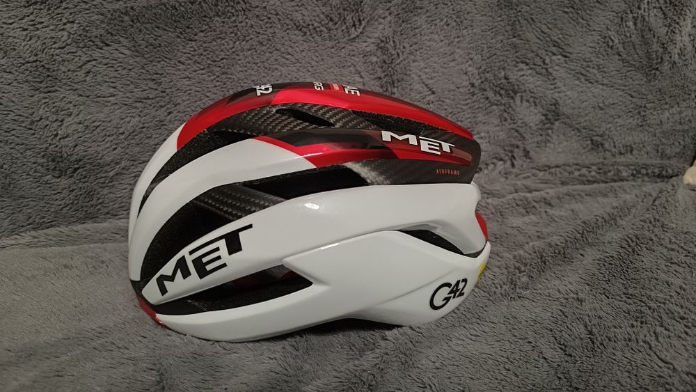 Kask rowerowy MET Trenta 3K Carbon UAE Edition