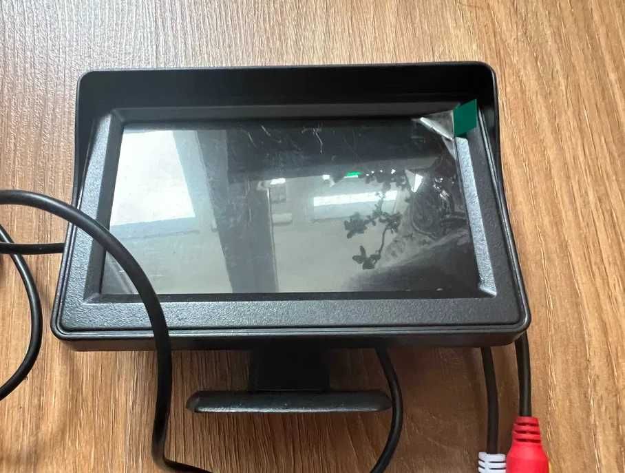 Камера заднего вида с монитором с разметкой