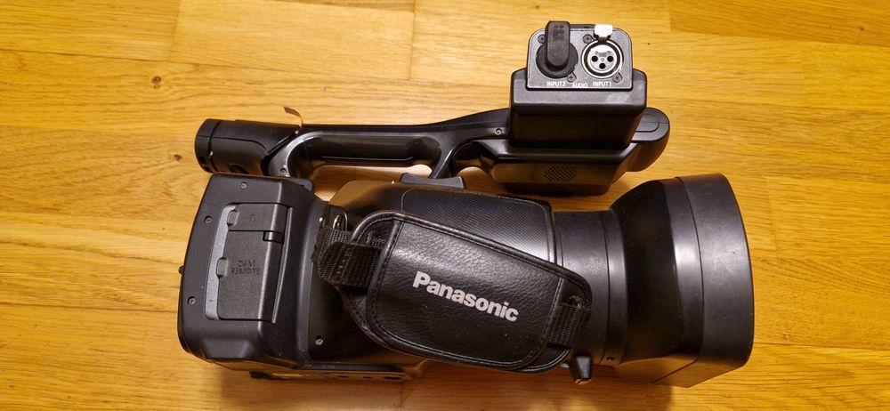 Продам б/у відеокамеру Panasonic AG/AC 90