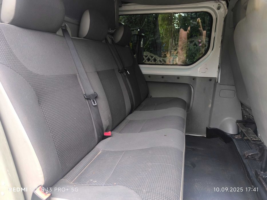 Renault Trafic 2l klima salon pl brygadówka 6 osób
