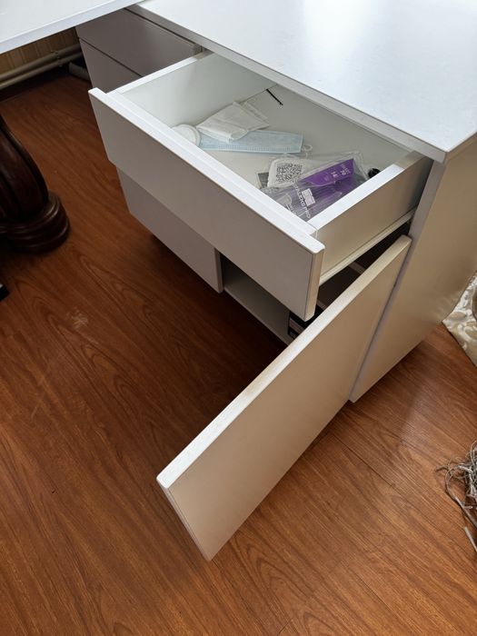 Продам стол для маникюра