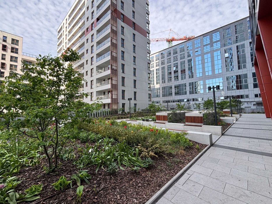 Lokal usługowy 70+12m² do wynajęcia|Towarowa Towers|parter|duże witryny