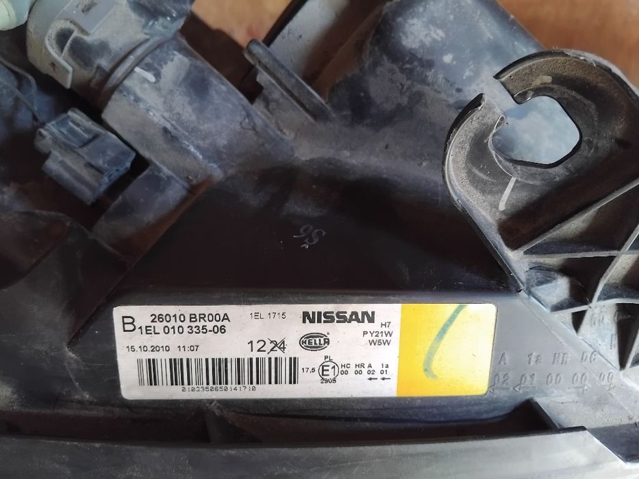 Фари на Nissan Qashcai.