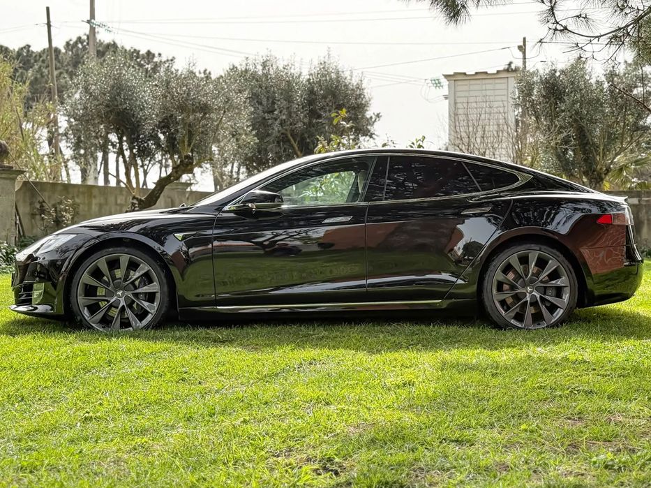 Tesla Model S Long Range