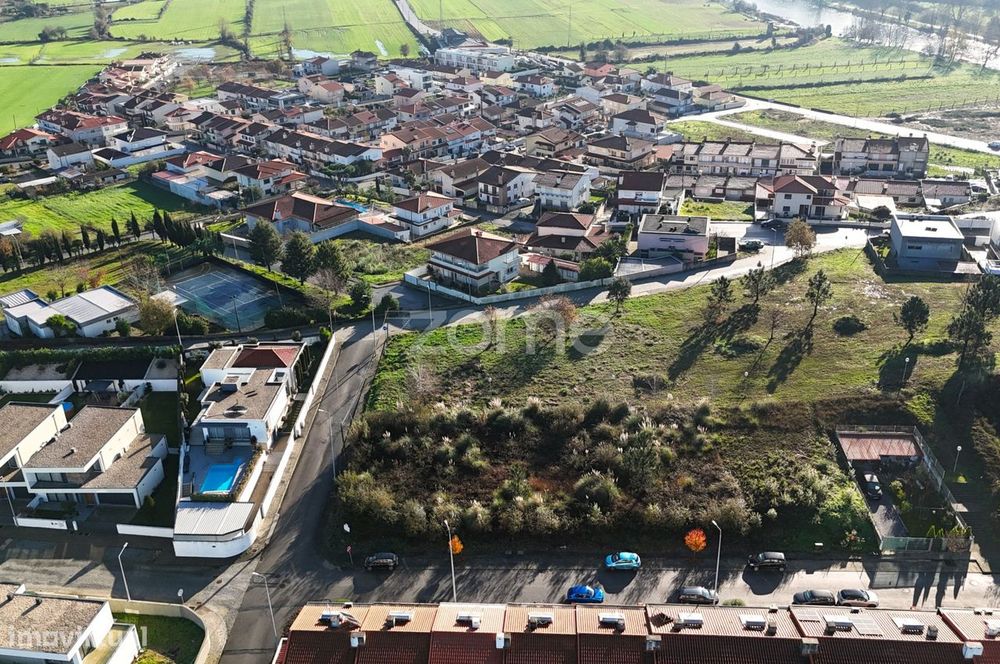Lote de terreno para construção em Ribeirão, Vila Nova de Famalicão...