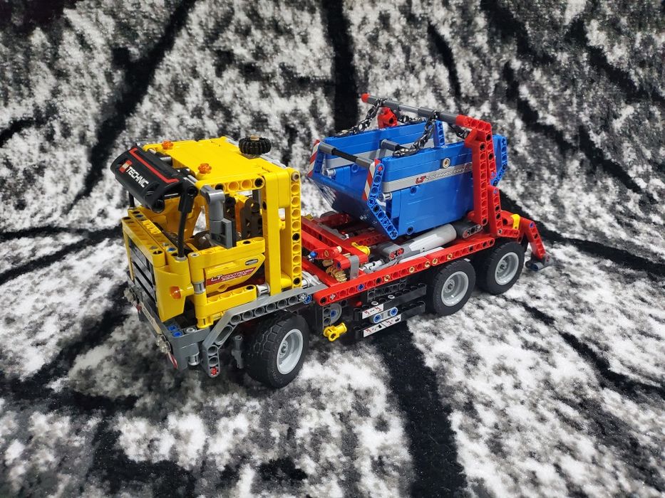 Lego Technic 42024 Ciężarówka z Kontenerem