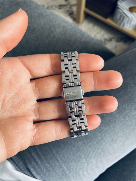 Cienka bransoletka do zegarka Lorus srebrna