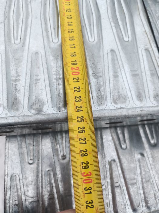 Trepy stalowe na schody