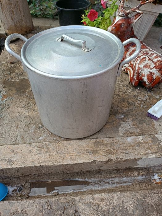 Продам алюминиеву кастрюлю