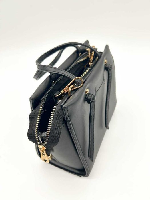 Чорна жіноча сумка / містка, практично як нова