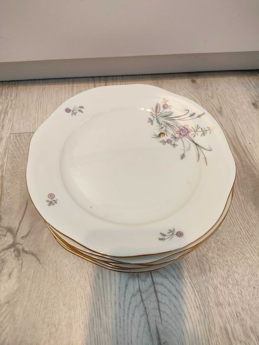 Sprzedam porcelanę talerze, talerzyki, sosjerka, patery duże , waza