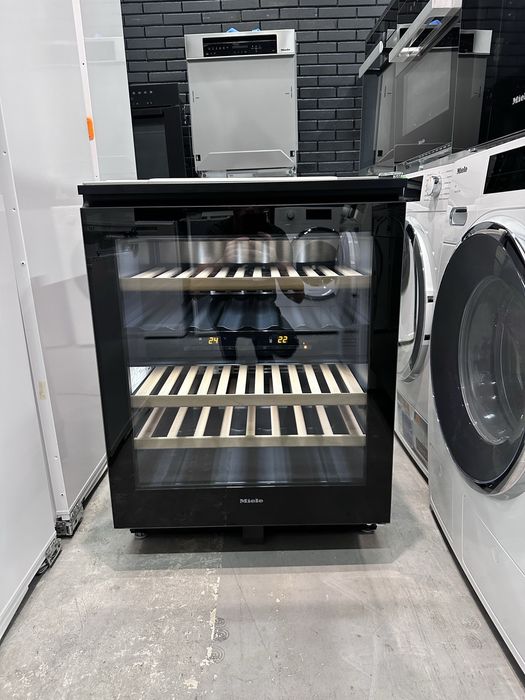Винний холодильник Miele KWT6321 UG