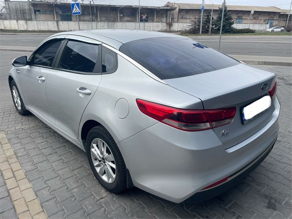 Оренда авто KIA K5 2015 2.0 газ. АКПП. Потижнево