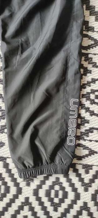 Umbro spodnie śliski materiał