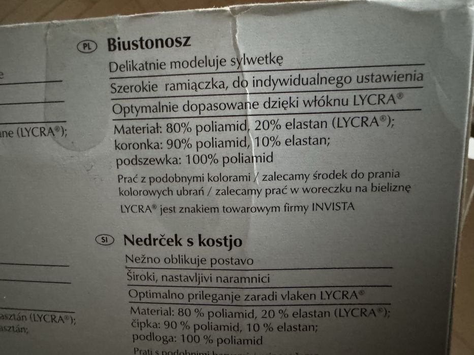 Biustonosz delikatnie modeluje sylwetkę