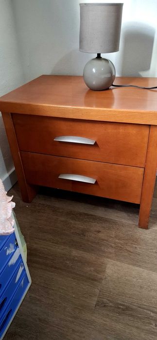 Mobília de quarto casal em madeira