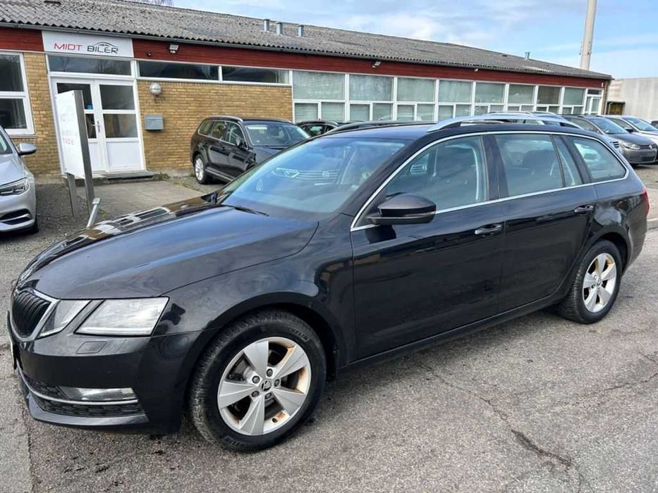 Фаркоп Шкода Октавія А7 13-20р  оригінал  5E0803881 повний комплект