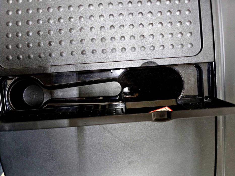 Ekspres ciśnieniowy do zabudowy AEG PE4521M | gwarancja 12 miesięcy