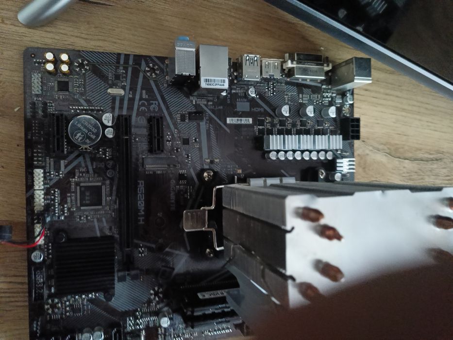 Відео Карта 750 ТІ