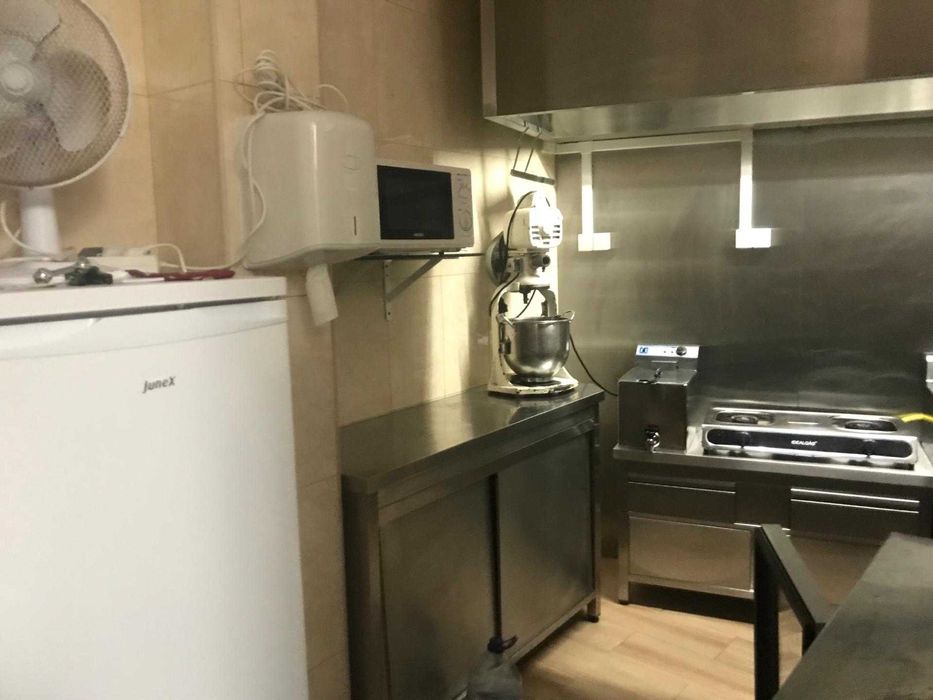 TRESPASSA-SE PASTELARIA (Croissanteria) com serviço de refeições