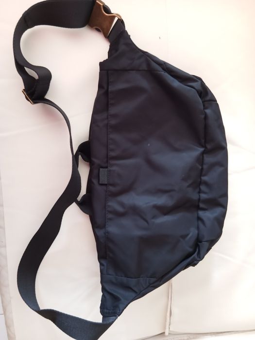 Zara Mala de cintura preta, modelo grande 35x20cm