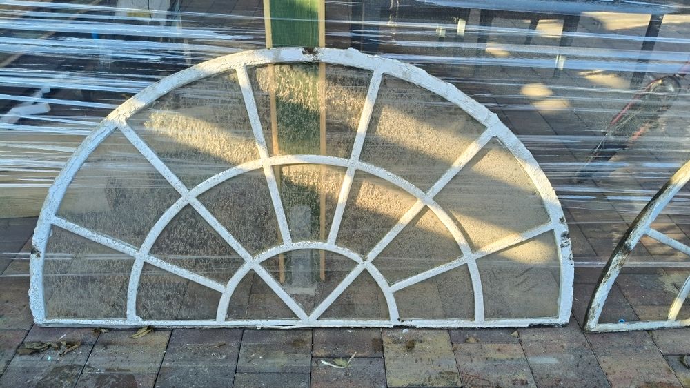 Okna żeliwne  2 szt