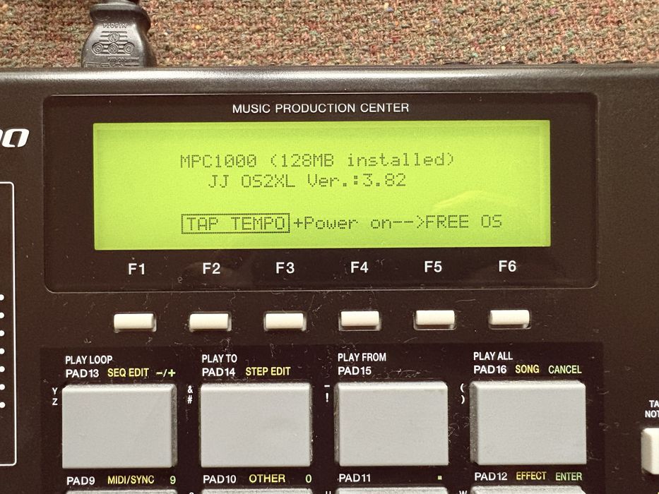 Akai Mpc 1000 sampler