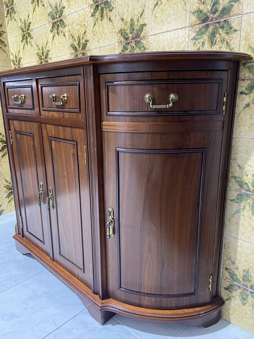 Móvel sapateira/aparador em cerejeira